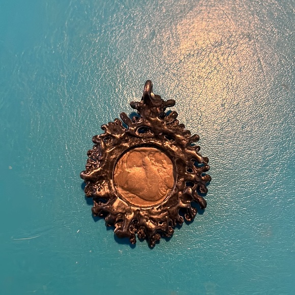 Brutalist Buffalo Coin Pendant - Picture 4 of 5